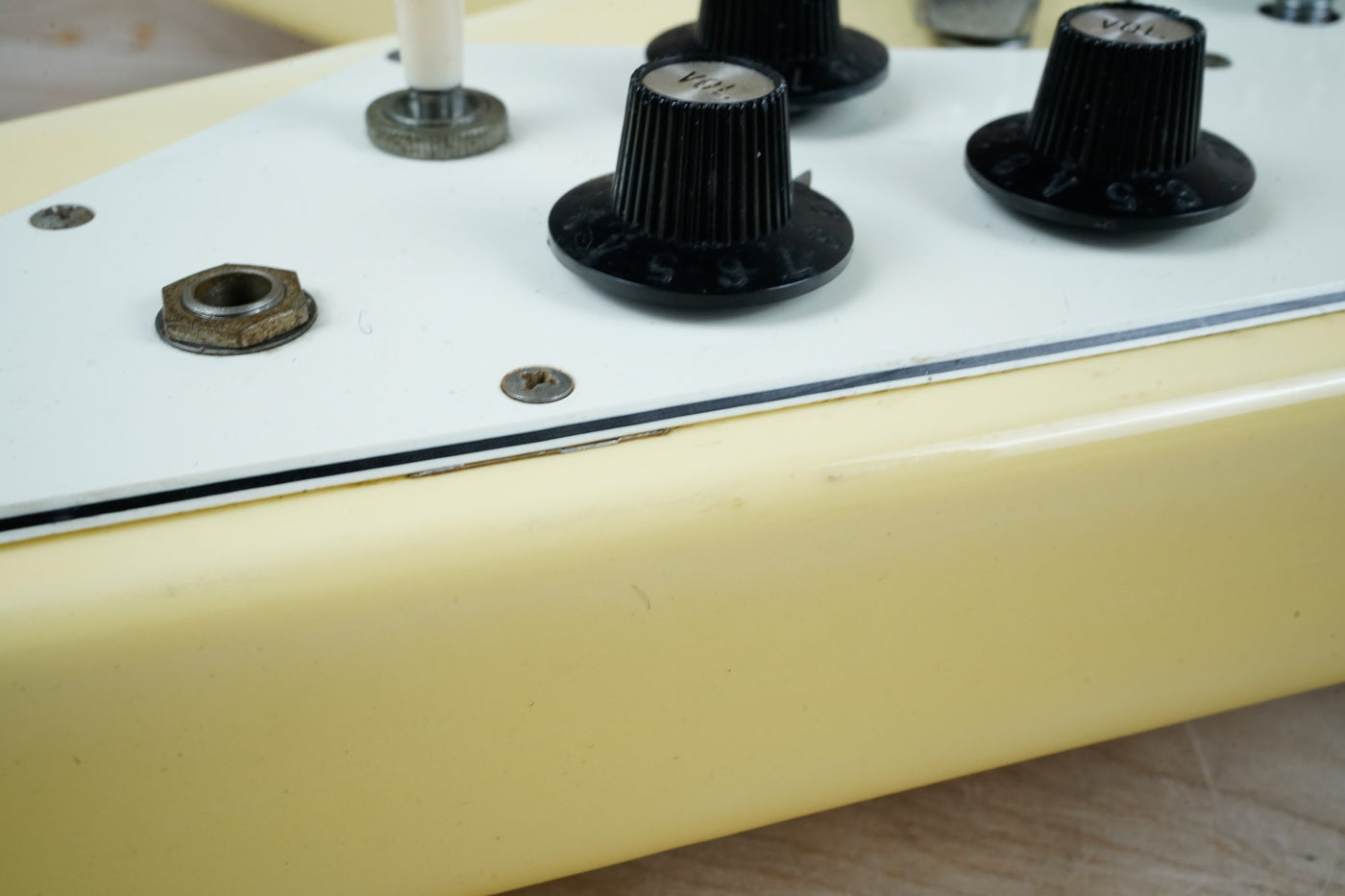 Greco FV600 MIJ 1978 White Vintage Japan '67 Reissue Flying V Style w/ Hard Case