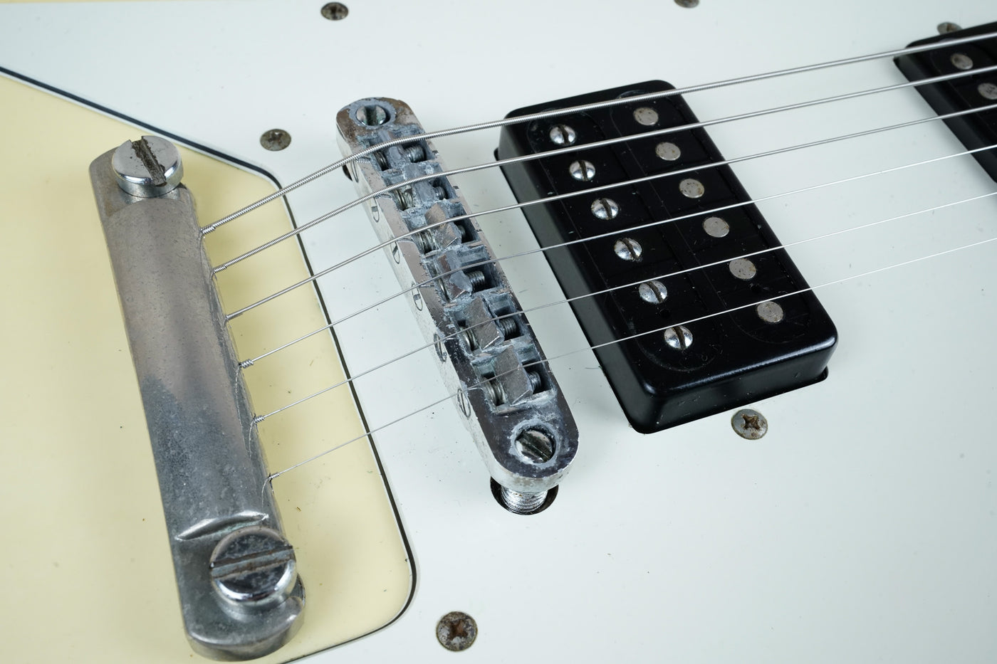 Greco FV600 MIJ 1978 White Vintage Japan '67 Reissue Flying V Style w/ Hard Case