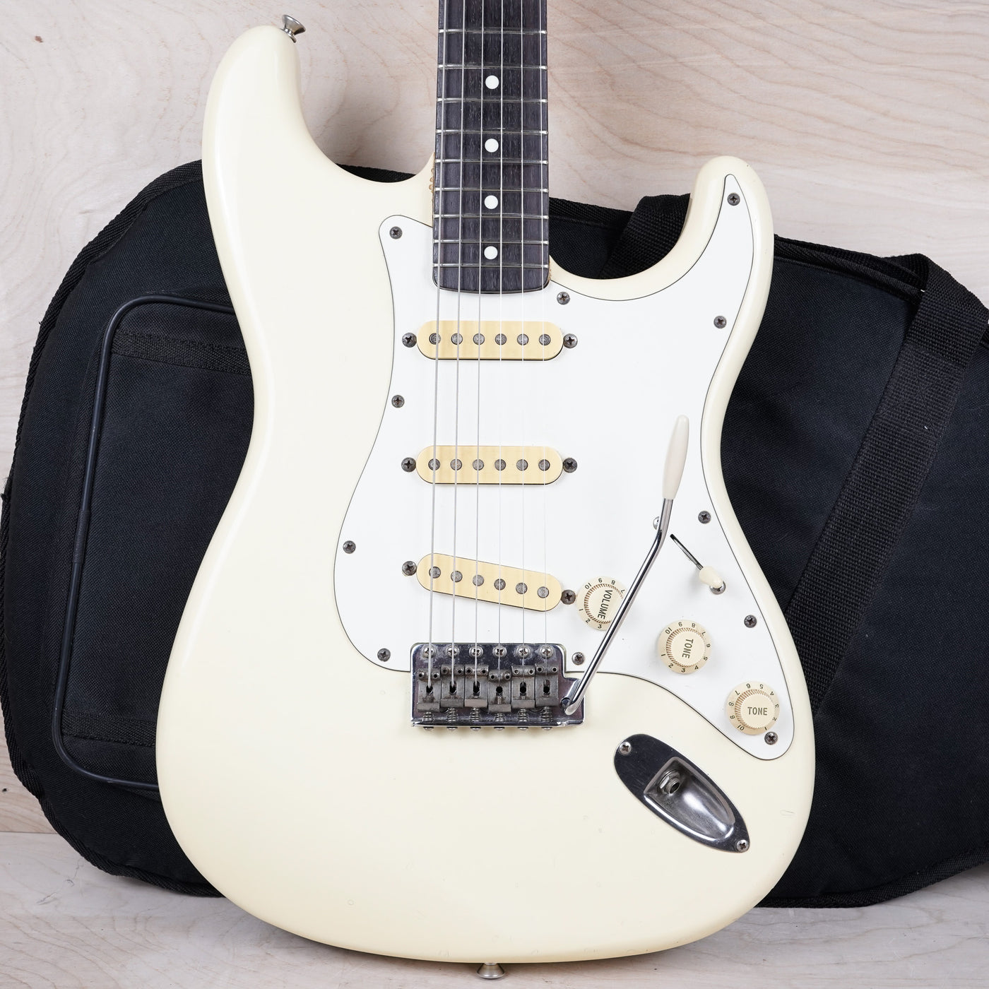 Squier SST-362 Stratocaster MIJ 1986 Vintage White Japan w/ Bag