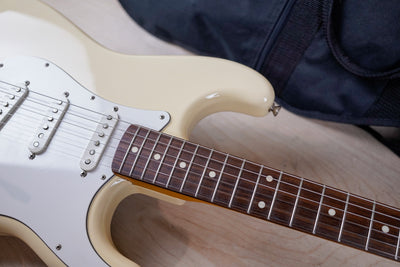 Fender ST62-58US Stratocaster Reissue CIJ 2004 Aged White USA Vintage Pickups w/ Bag