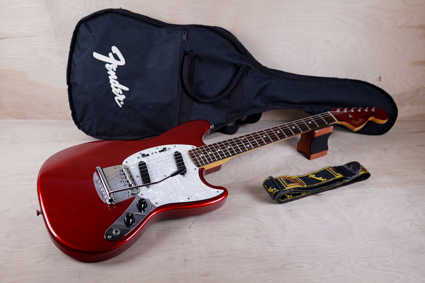 Fender MG-69 Mustang Reissue MIJ 2008 Candy Apple Red Matching Headstock Japan w/ Bag