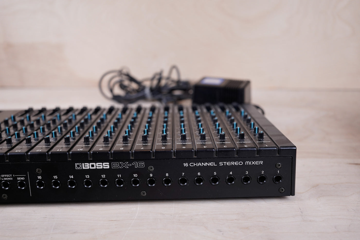 Boss BX-16 16-Channel Stereo Mixer