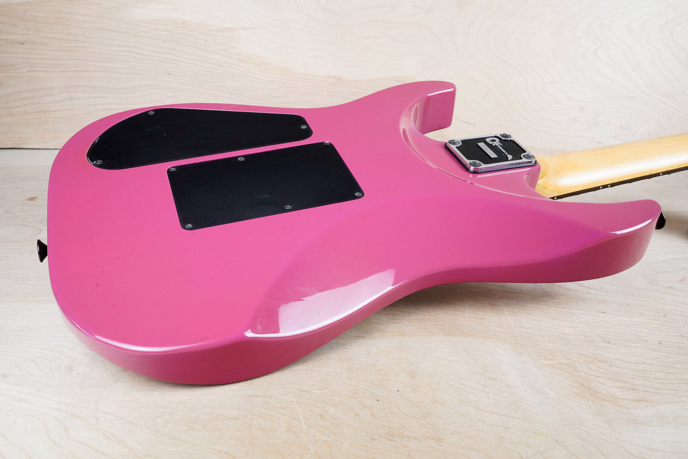Charvel by Jackson Dinky Custom DK-090-SSH MIJ 1990 Violet Pink