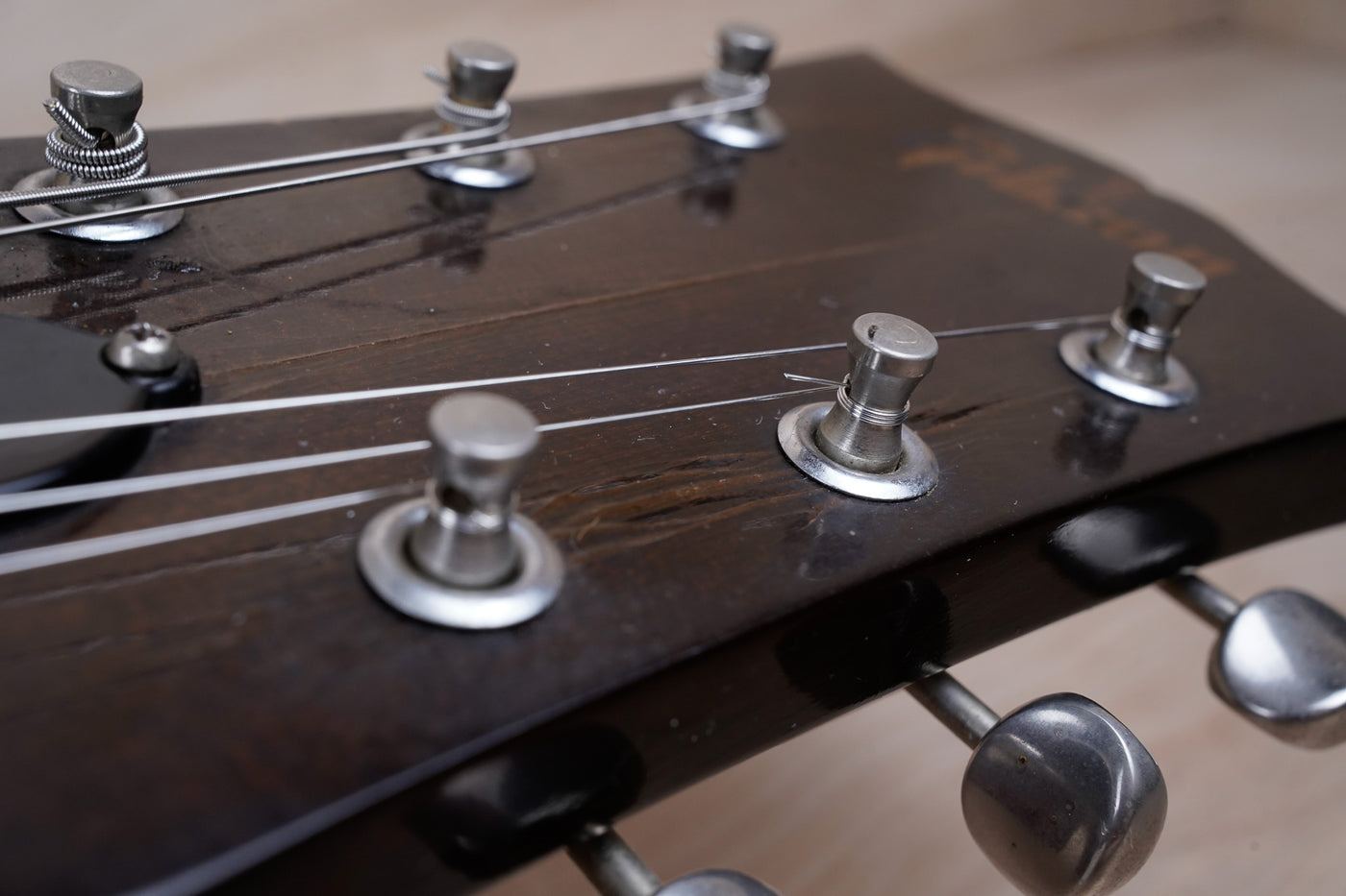 Gibson SG-100 1972 Walnut Vintage w/ Hard Case