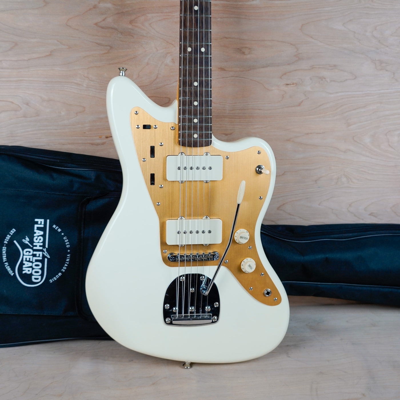 Squier J Mascis Jazzmaster 2020 Vintage White w/ Bag – A Flash