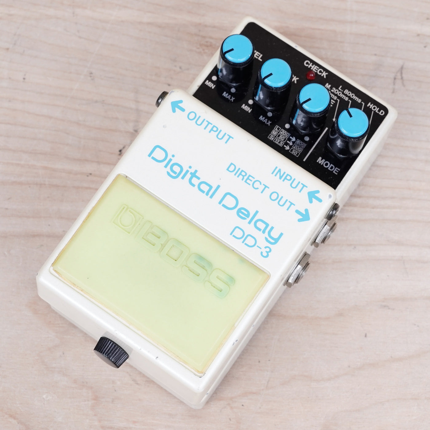 Boss DD-3 Digital Delay 1992 White Made in Japan Neon Yellow Stomp Pad