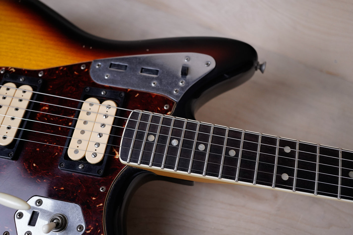 Fender Kurt Cobain Road Worn Jaguar 2012 3-Color Sunburst w/ OHSC