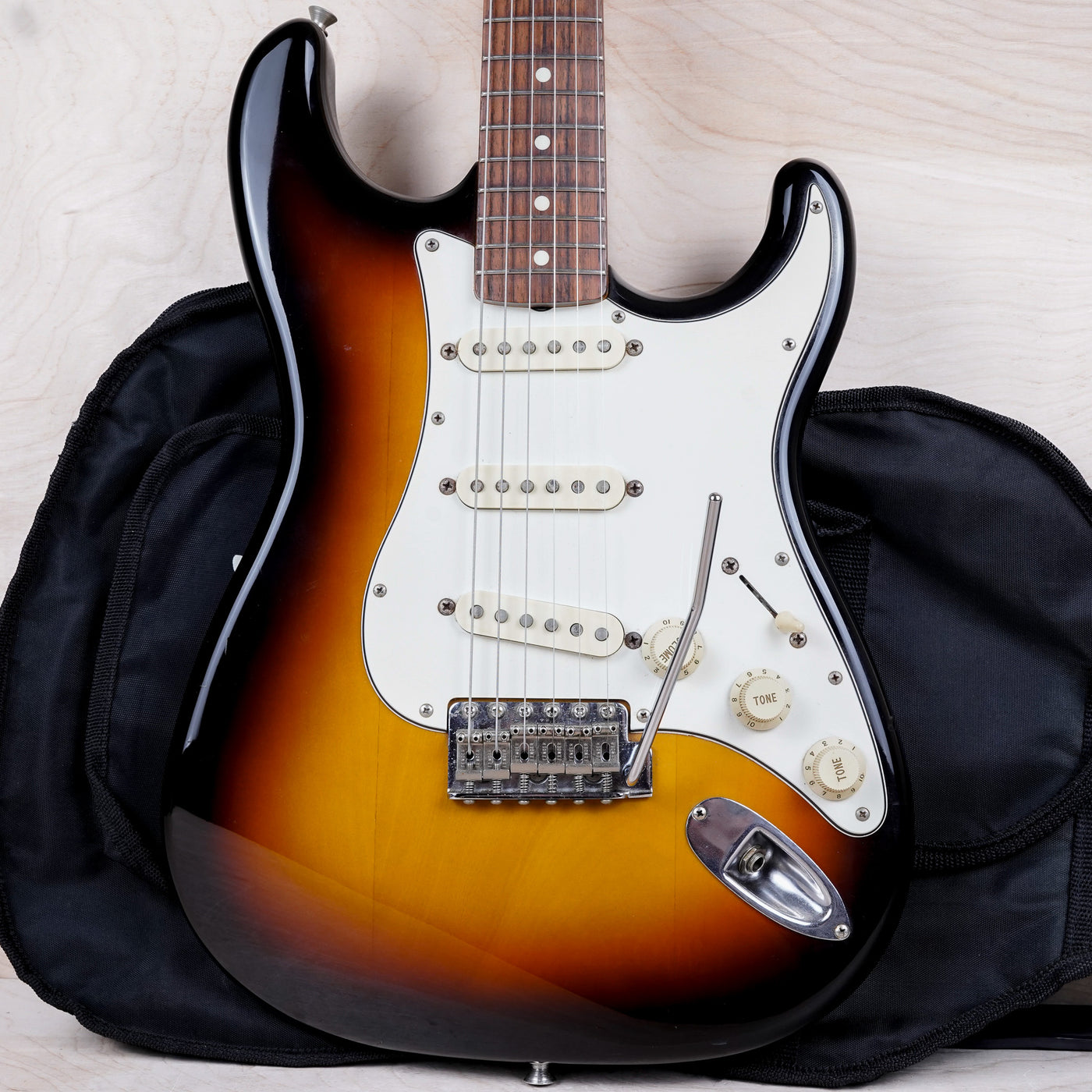 Fender ST-62M Stratocaster MIJ Medium Scale Strat 1993 Sunburst 24.75" Scale Made in Japan Fujigen w/ Bag