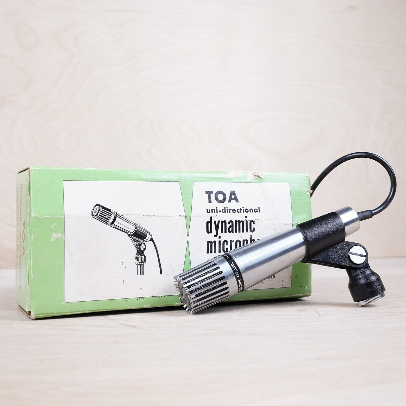 Toa DM-531L Uni-Directional Dynamic Microphone 1960s Vintage Made in Japan in Box w/ Clip