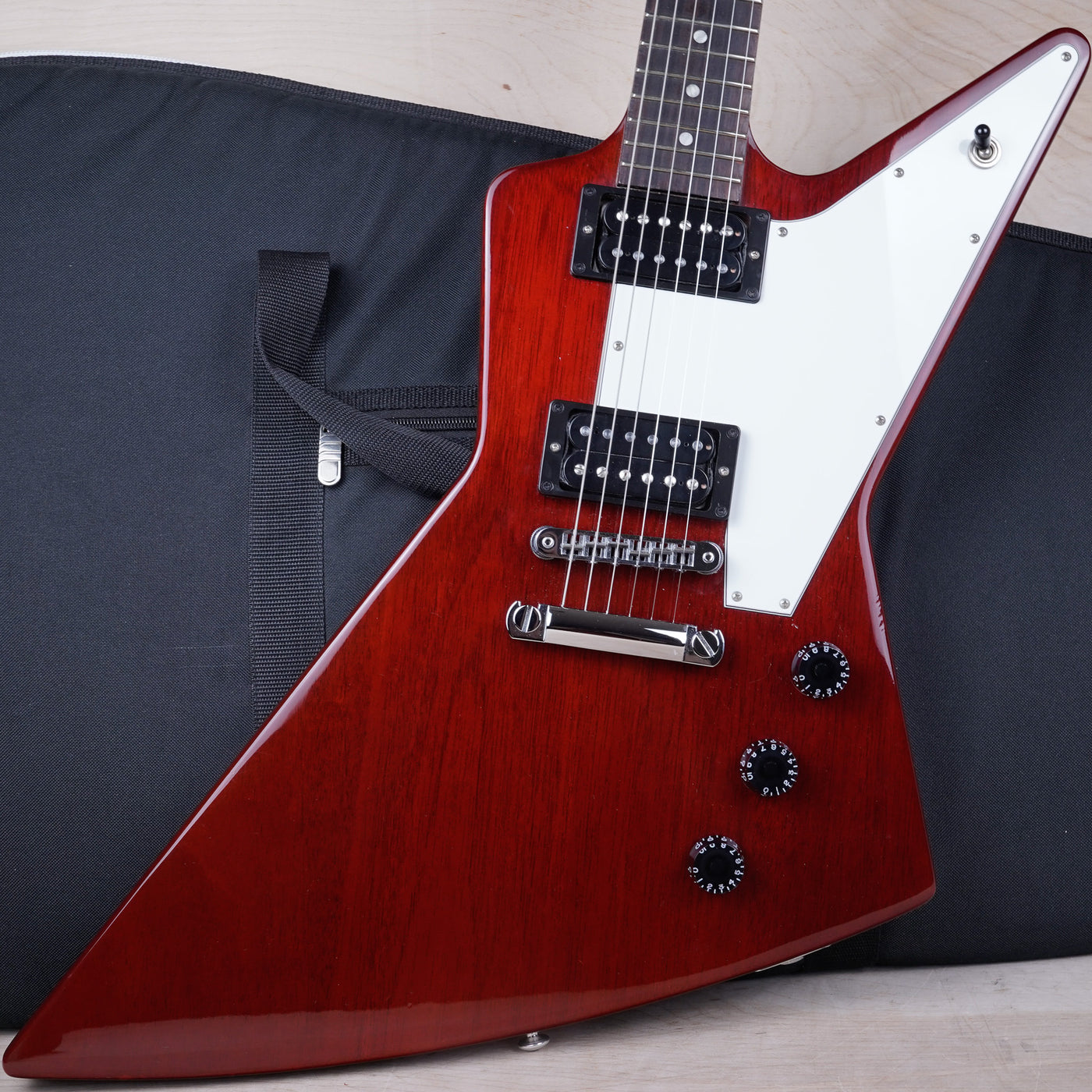 Gibson Explorer T 2016 Cherry w/ Bag