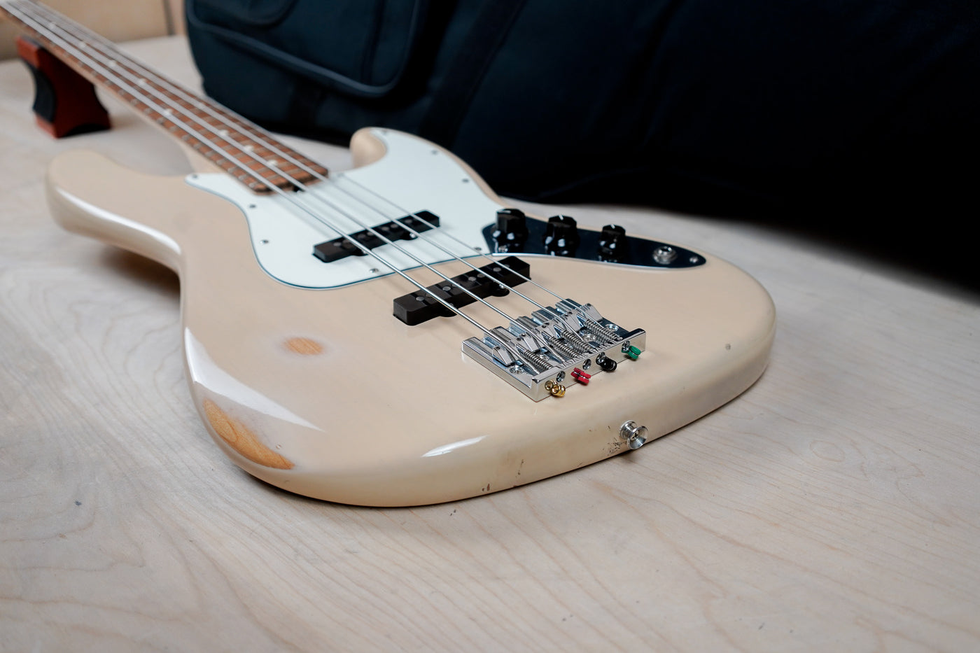 Fender Highway One Jazz Bass 2007 Honey Blonde Rosewood Fretboard Made in USA w/ Bag