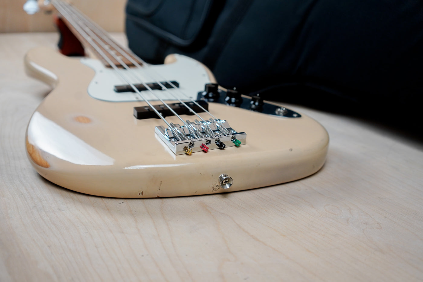 Fender Highway One Jazz Bass 2007 Honey Blonde Rosewood Fretboard Made in USA w/ Bag