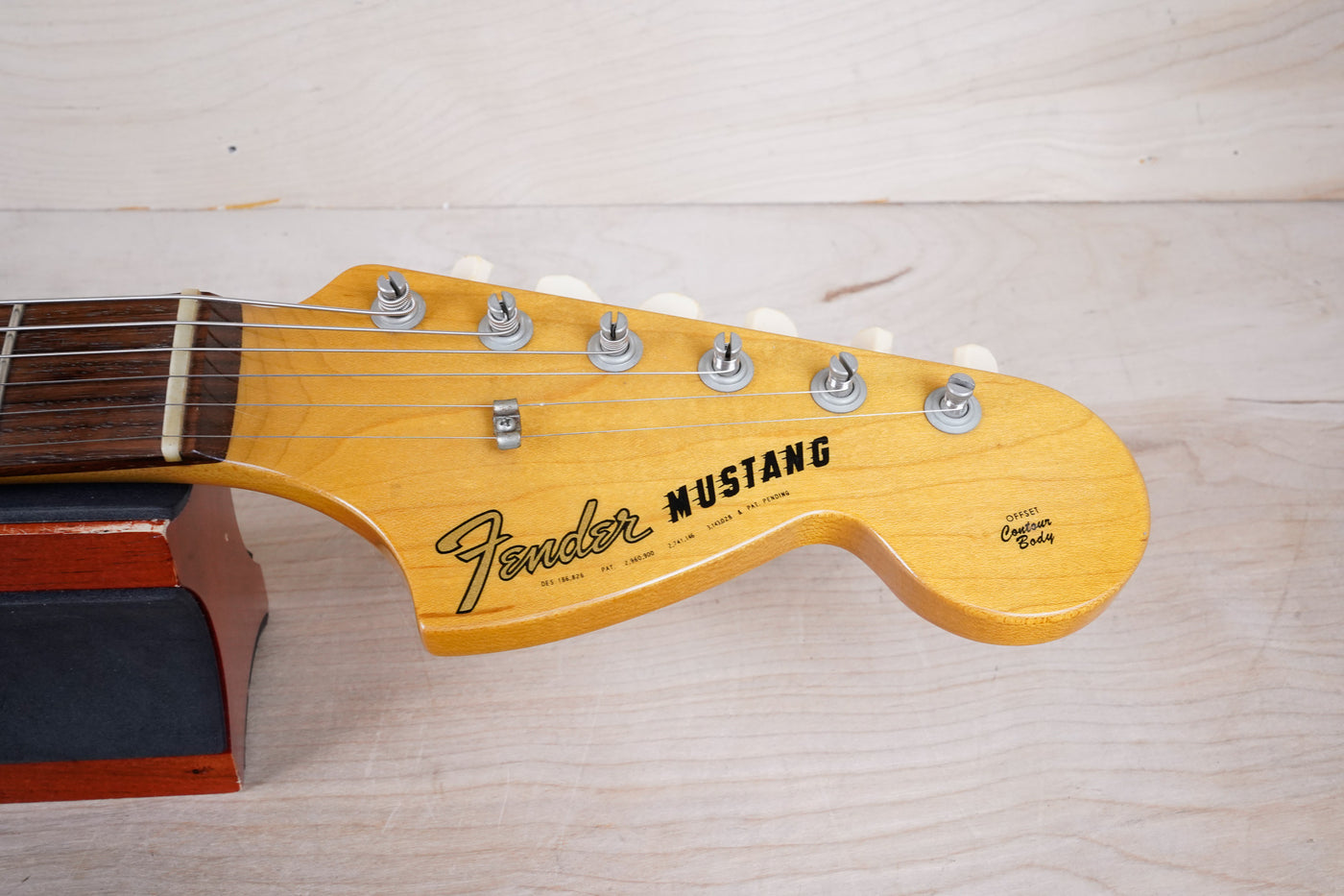 Fender MG-65 Mustang Reissue CIJ 2007 Vintage White US Vintage Grey Bobbin Pickups w/ Bag