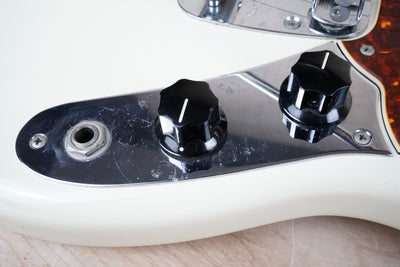 Fender MG-65 Mustang Reissue CIJ 2007 Vintage White US Vintage Grey Bobbin Pickups w/ Bag