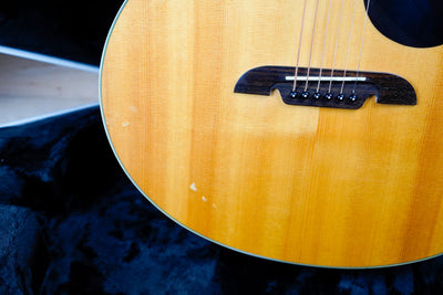 Alvarez ABT60 Baritone Acoustic Guitar Natural w/ Gator Hard Case