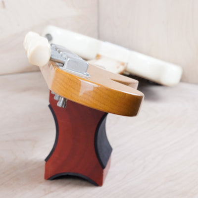 Fender MG-65 Mustang Reissue CIJ 2007 Vintage White US Vintage Grey Bobbin Pickups w/ Bag