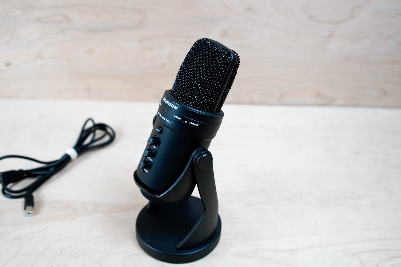 Samson G-Track Pro Black USB Condenser Microphone With Interface W/ Stand and Cable