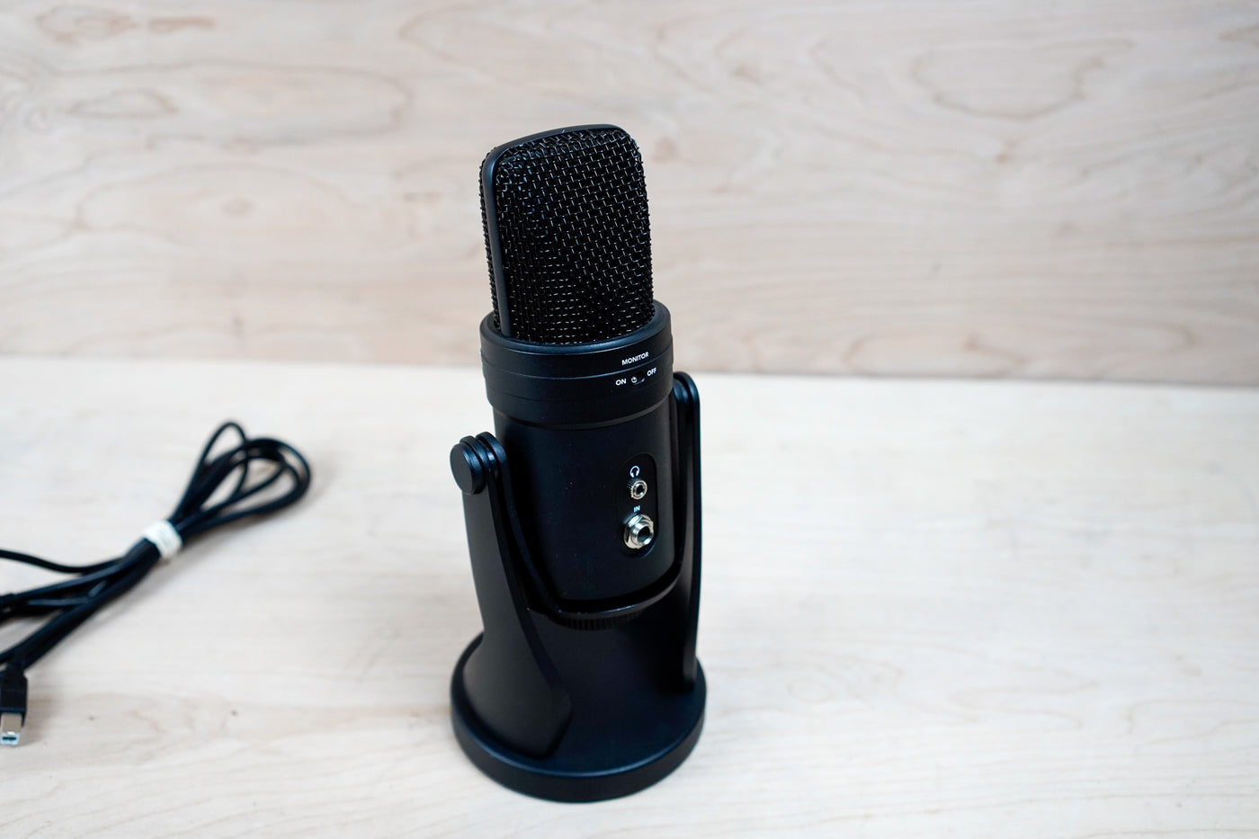 Samson G-Track Pro Black USB Condenser Microphone With Interface W/ Stand and Cable
