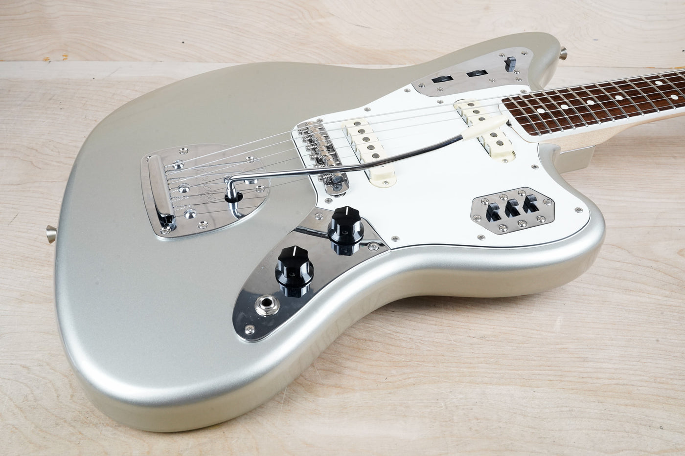 Fender FSR Traditional II '60s Jaguar MIJ 2024 Inca Silver Japan w