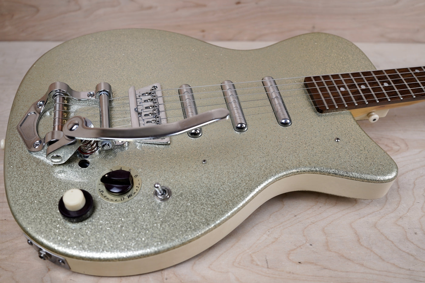 Danelectro '56-U3 Reissue 1999 Gold Sparkle  Modified with Bigsby Style Tremolo w/ Bag