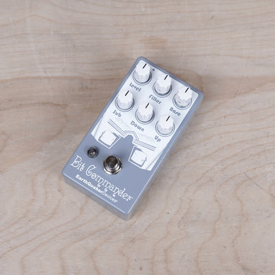 EarthQuaker Devices Bit Commander Analog Octave Synth V2