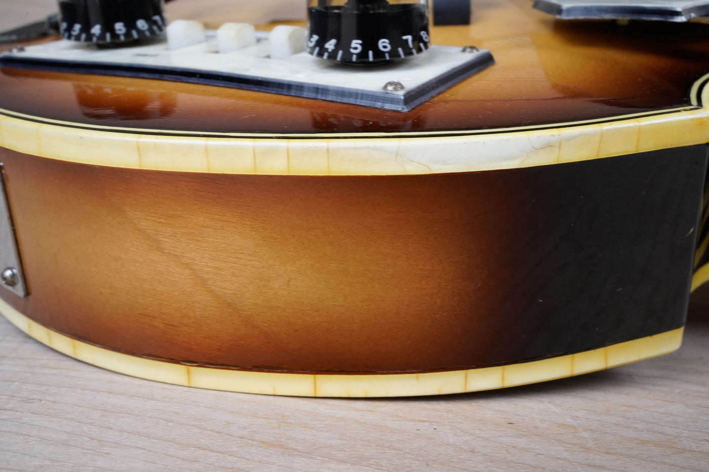 Greco VB-360 Violin Bass MIJ Vintage 1970s Sunburst Maxon Pickups w/ OHSC