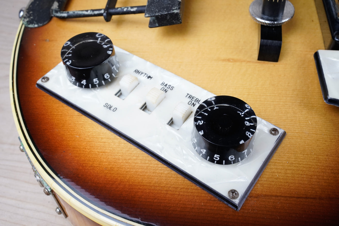 Greco VB-360 Violin Bass MIJ Vintage 1970s Sunburst Maxon Pickups w/ OHSC