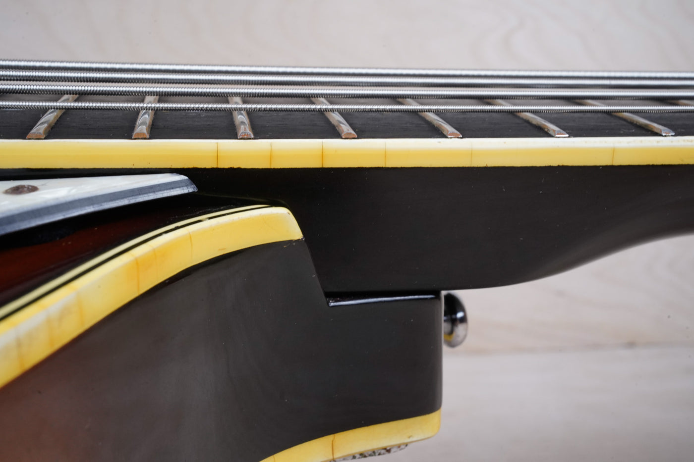 Greco VB-360 Violin Bass MIJ Vintage 1970s Sunburst Maxon Pickups w/ OHSC