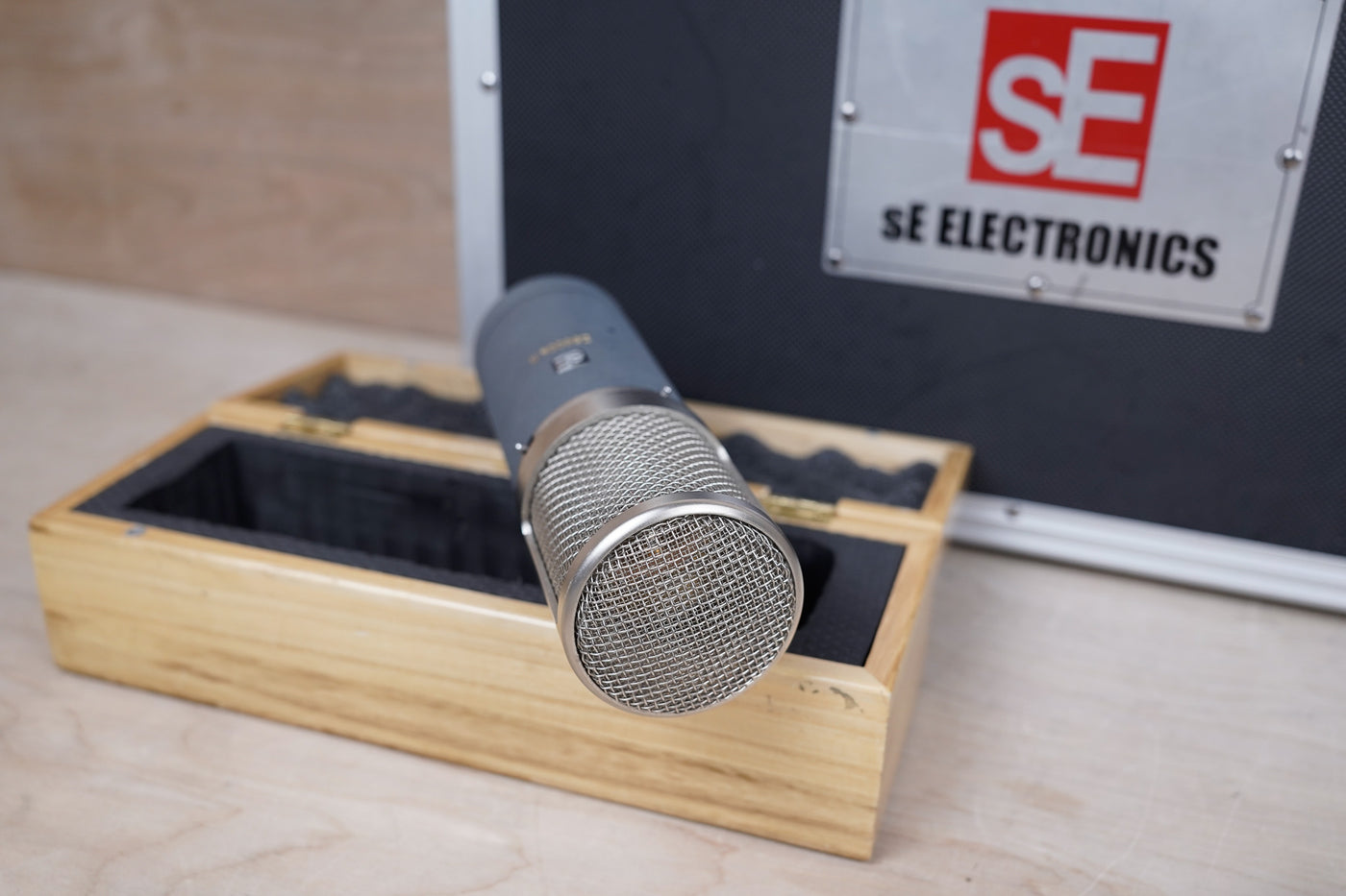 sE Electronics Z5600a II Mutipattern Tube Condenser Microphone