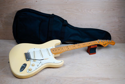 Fender ST72-75 1987 MIJ Reissue Stratocaster Vintage White Scalloped Made in Japan w/ Bag