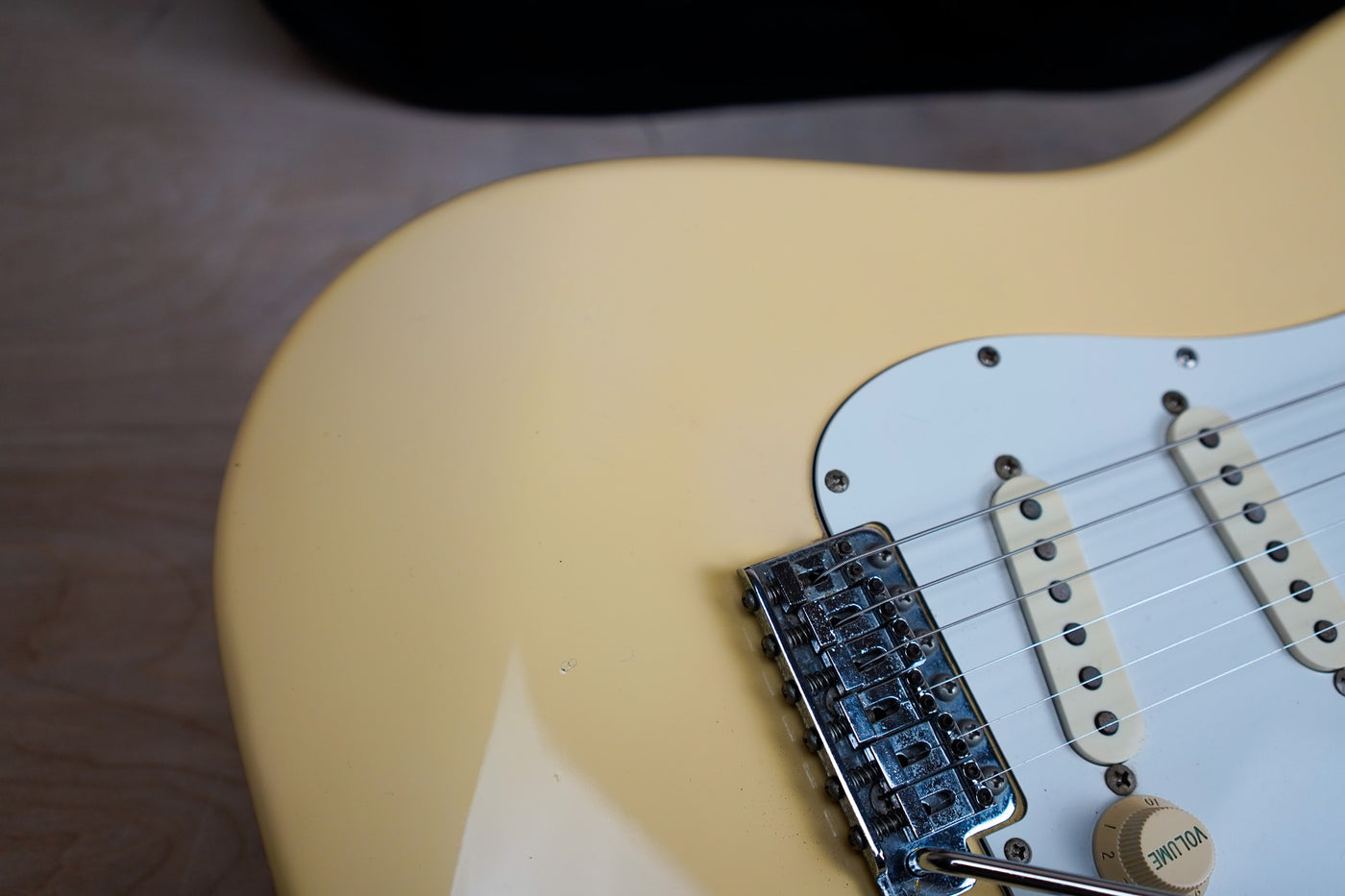 Fender ST72-75 1987 MIJ Reissue Stratocaster Vintage White Scalloped Made in Japan w/ Bag