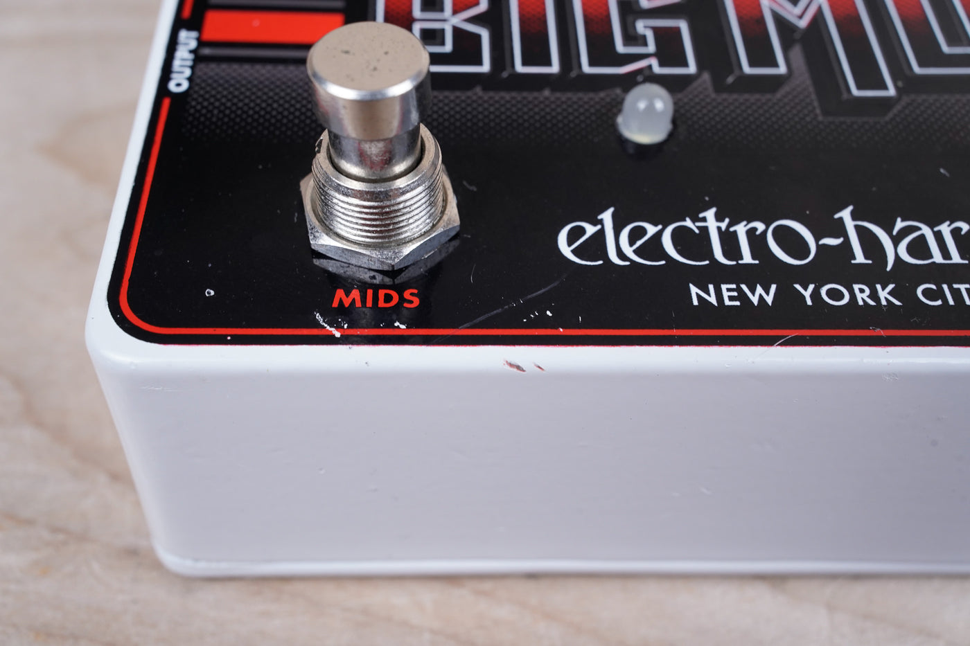 Electro-Harmonix Deluxe Big Muff Pi Distortion / Sustainer Black & Red w/ Power Supply