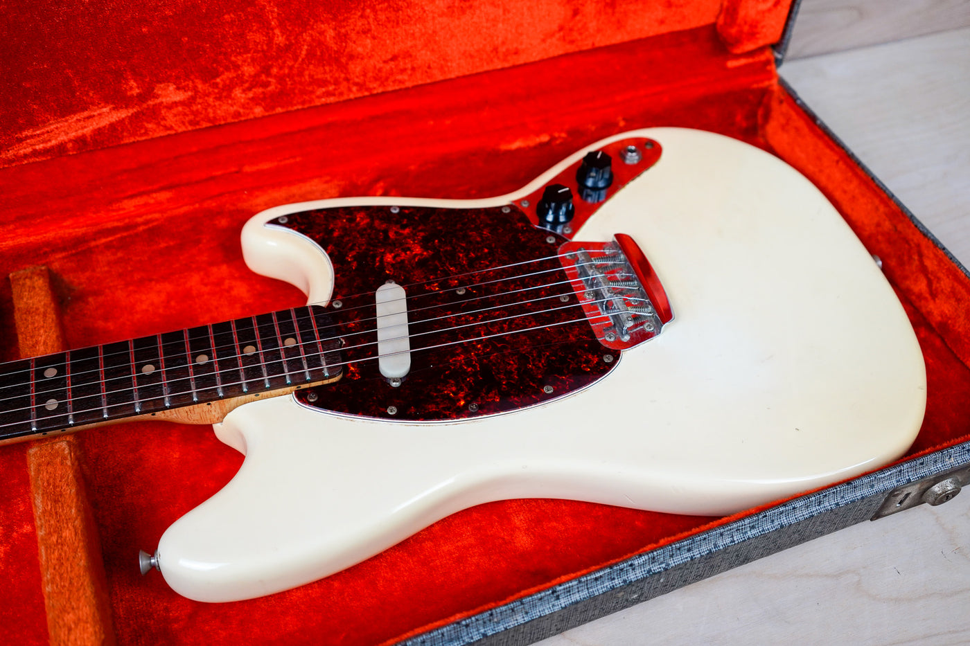 Fender Musicmaster with Rosewood Fretboard 1973 Vintage Aged Olympic White w/ OHSC