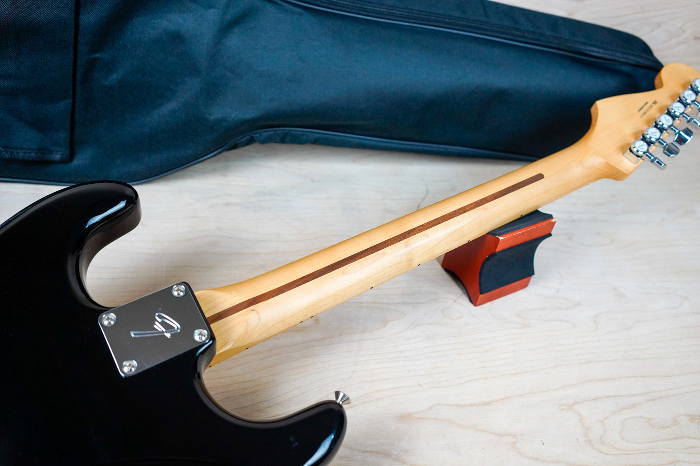 Fender Player Stratocaster w/ Maple Fretboard MIM 2019 Black w/ Bag