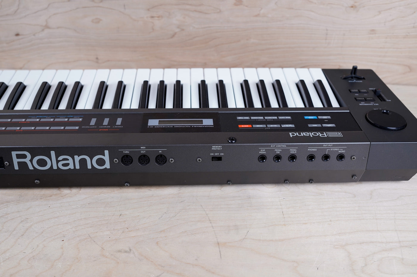 Roland Alpha Juno-2 61-Key Programmable Polyphonic Synthesizer 100V Made in Japan MIJ