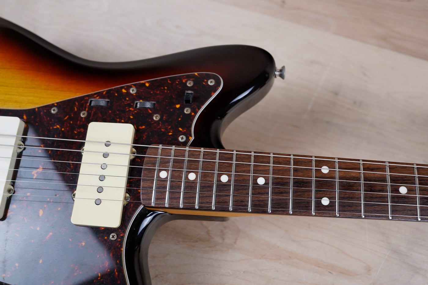 Fender JM-66 Jazzmaster Reissue CIJ 2004 Sunburst Crafted in Japan w/ G&G Hard Case