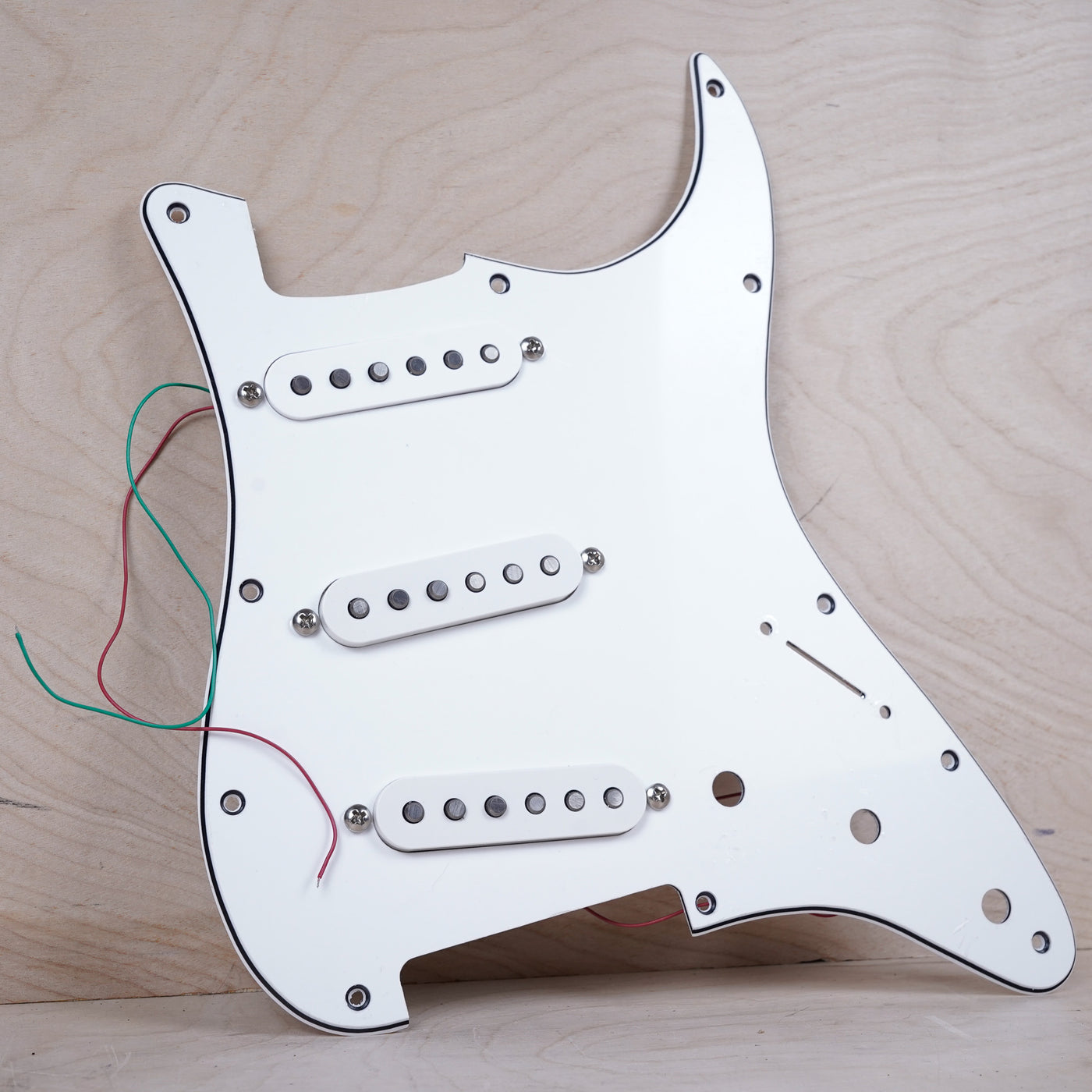 DiMarzio Pickguard Assembly FG2108_A9 For Stratocaster 2010's White Injector and Area '67 w/ Box