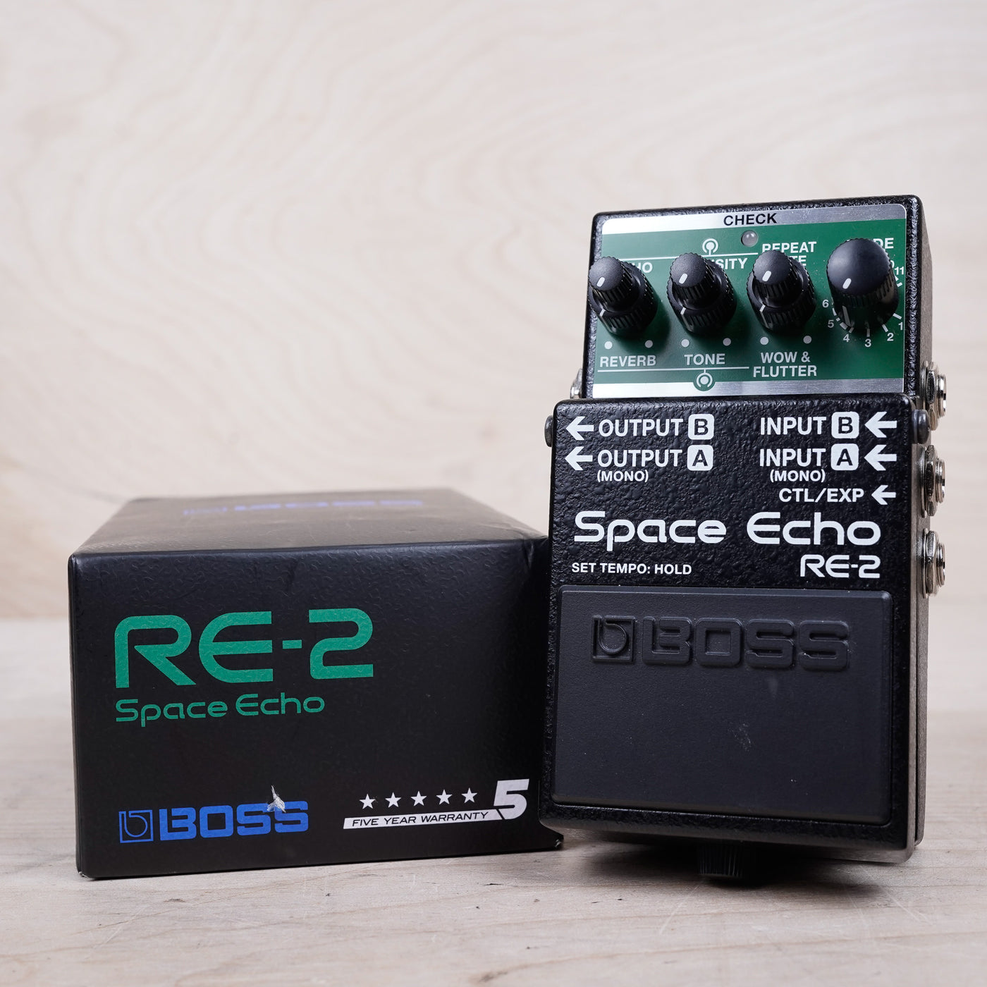 Boss RE-2 Space Echo Black / Green in Box w/ Paperwork