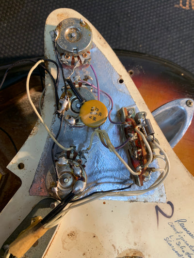 Fender Stratocaster 1972 Sunburst Vintage USA 3-Bolt w/ OHSC