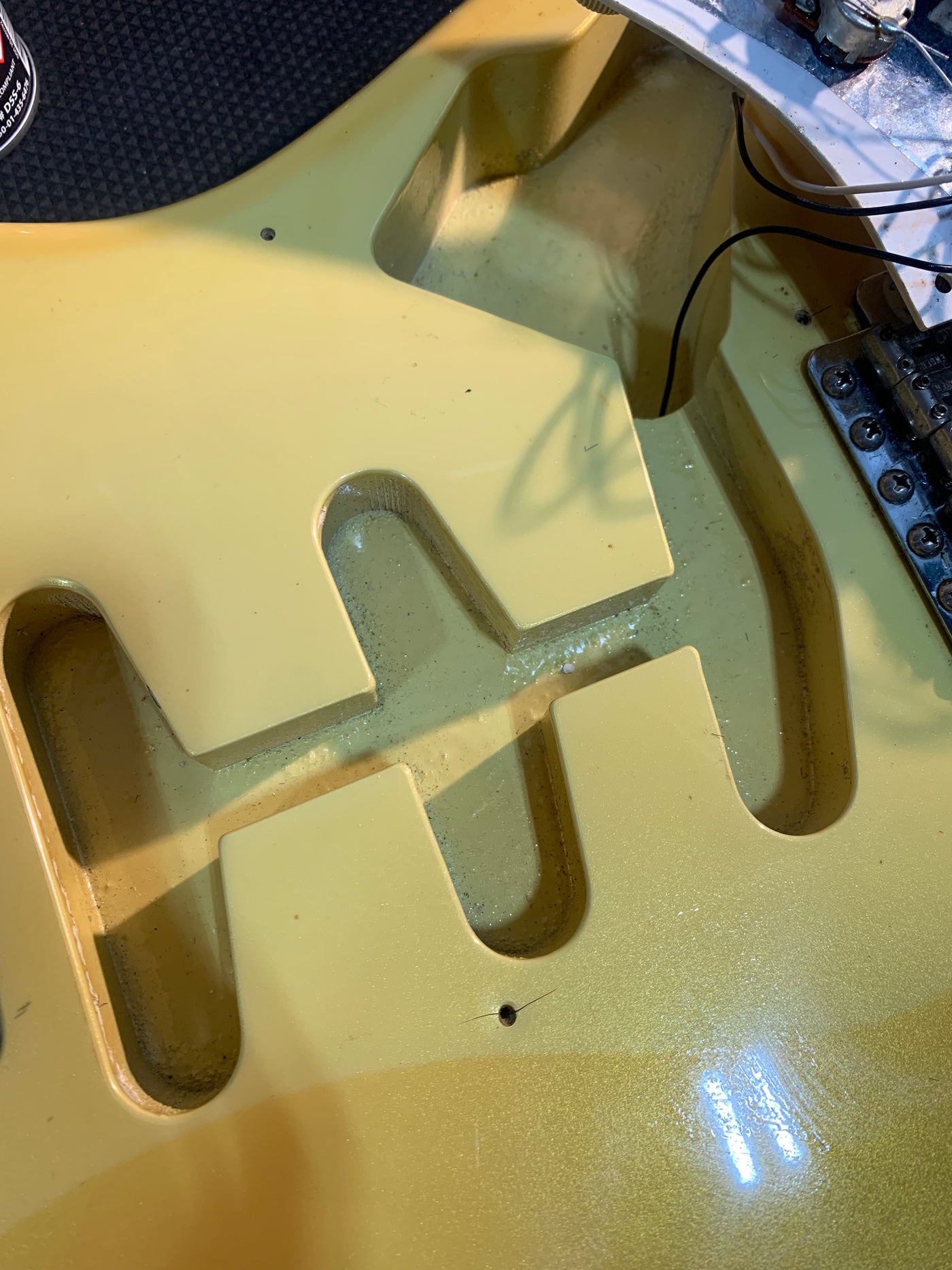 Fender Custom Edition ST57-140YM Yngwie Malmsteen Signature Stratocaster MIJ 1994 Pearl Yellow White Scalloped Japan Fujigen w/ OHSC