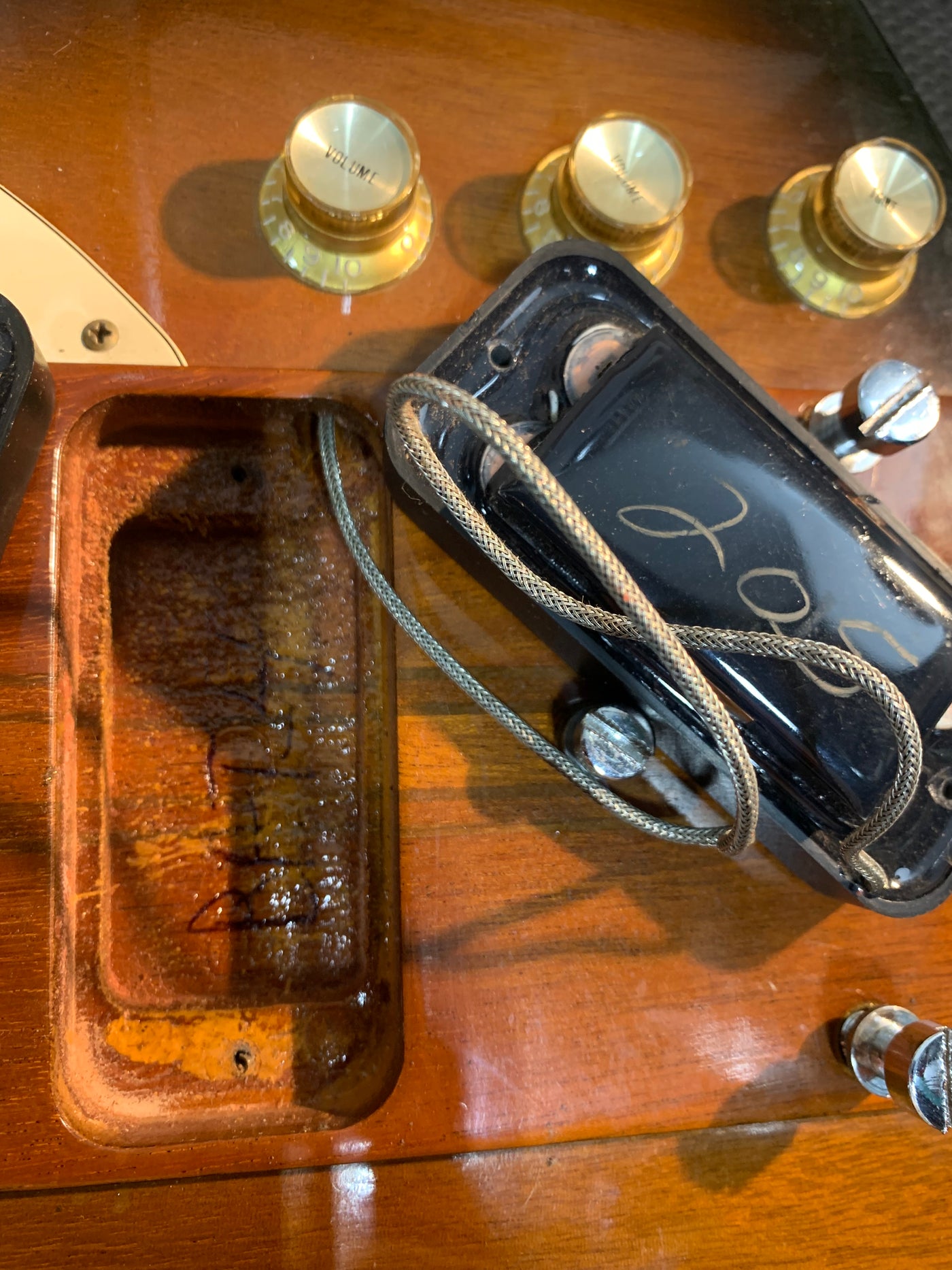 Gibson Thunderbird IV 2005 Vintage Sunburst w/ OHSC