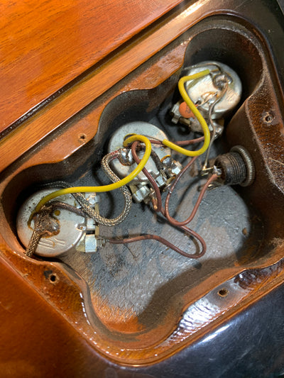 Gibson Thunderbird IV 2005 Vintage Sunburst w/ OHSC