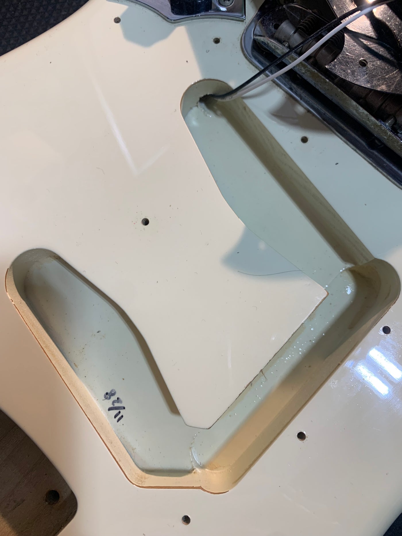 Fender MG-65 Mustang Reissue CIJ 2007 Vintage White US Vintage Grey Bobbin Pickups w/ Bag