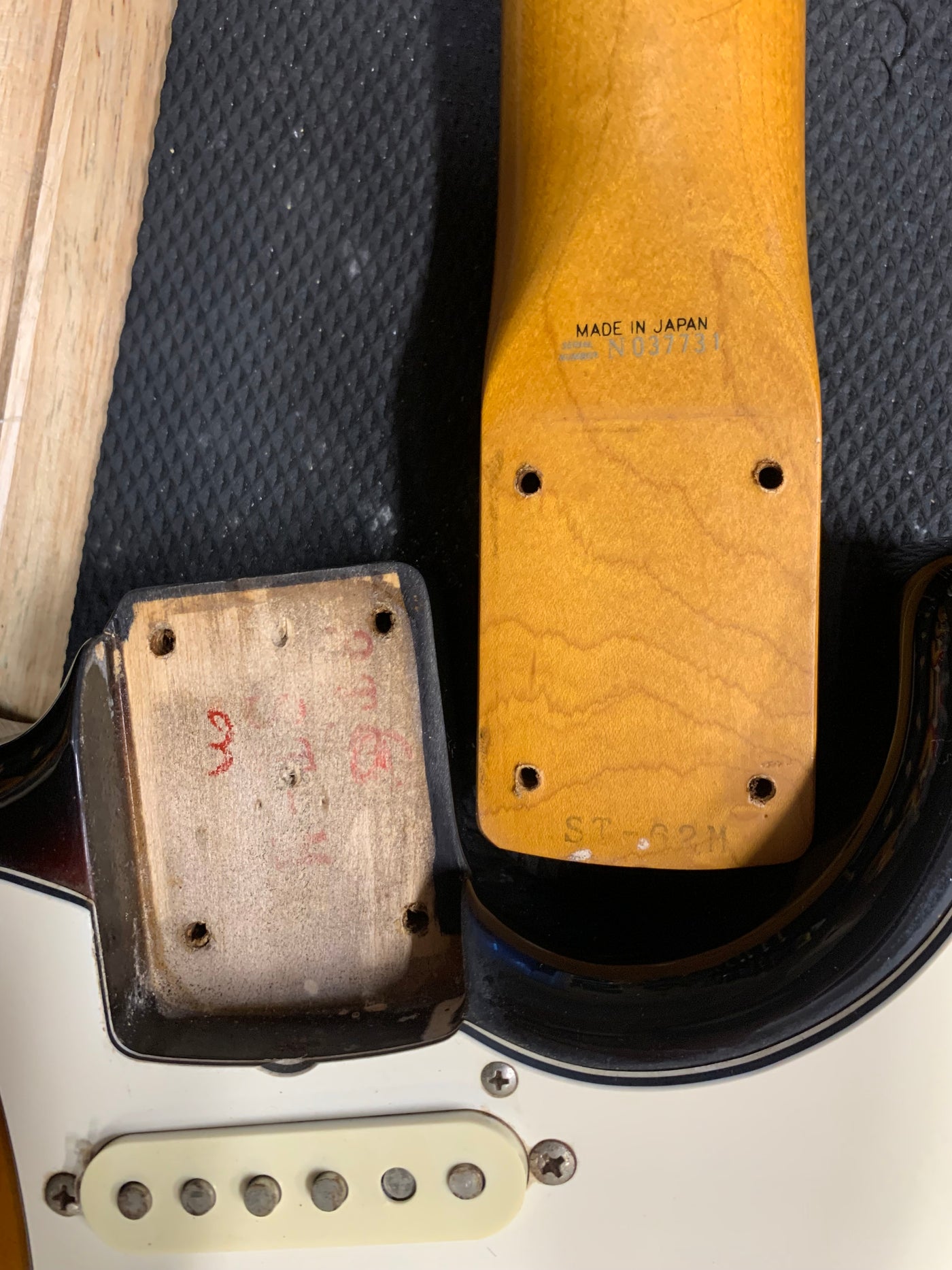 Fender ST-62M Stratocaster MIJ Medium Scale Strat 1993 Sunburst Made in Japan w/ Bag