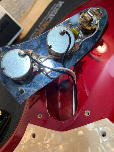 Fender MB98-SD/CO Competition Mustang Bass Reissue CIJ 2008 Old Candy Apple Red Japan w/ Bag