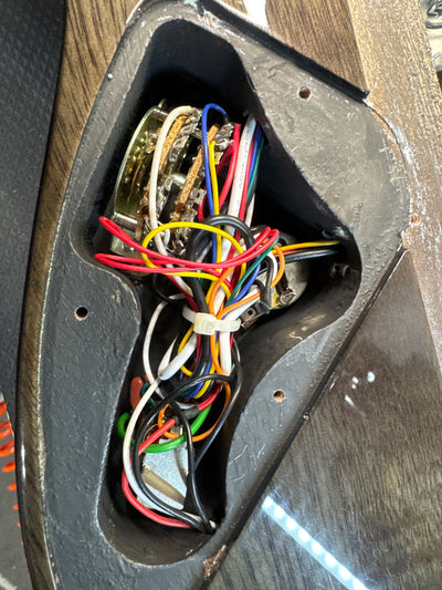 Cort X700 Duality II 2022 Lava Burst w/ Bag