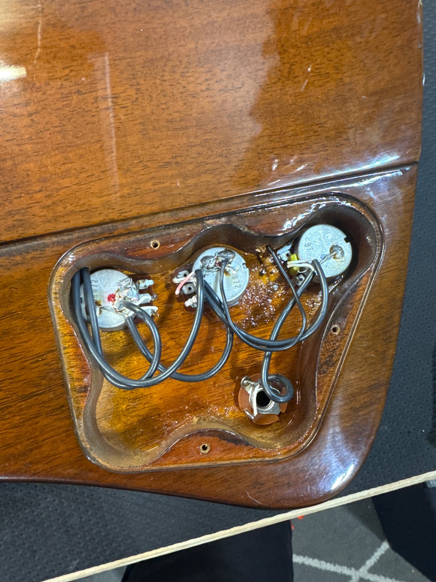 Greco TB-70 Thunderbird Bass MIJ 1989 Sunburst Vintage Japan w/ Bag