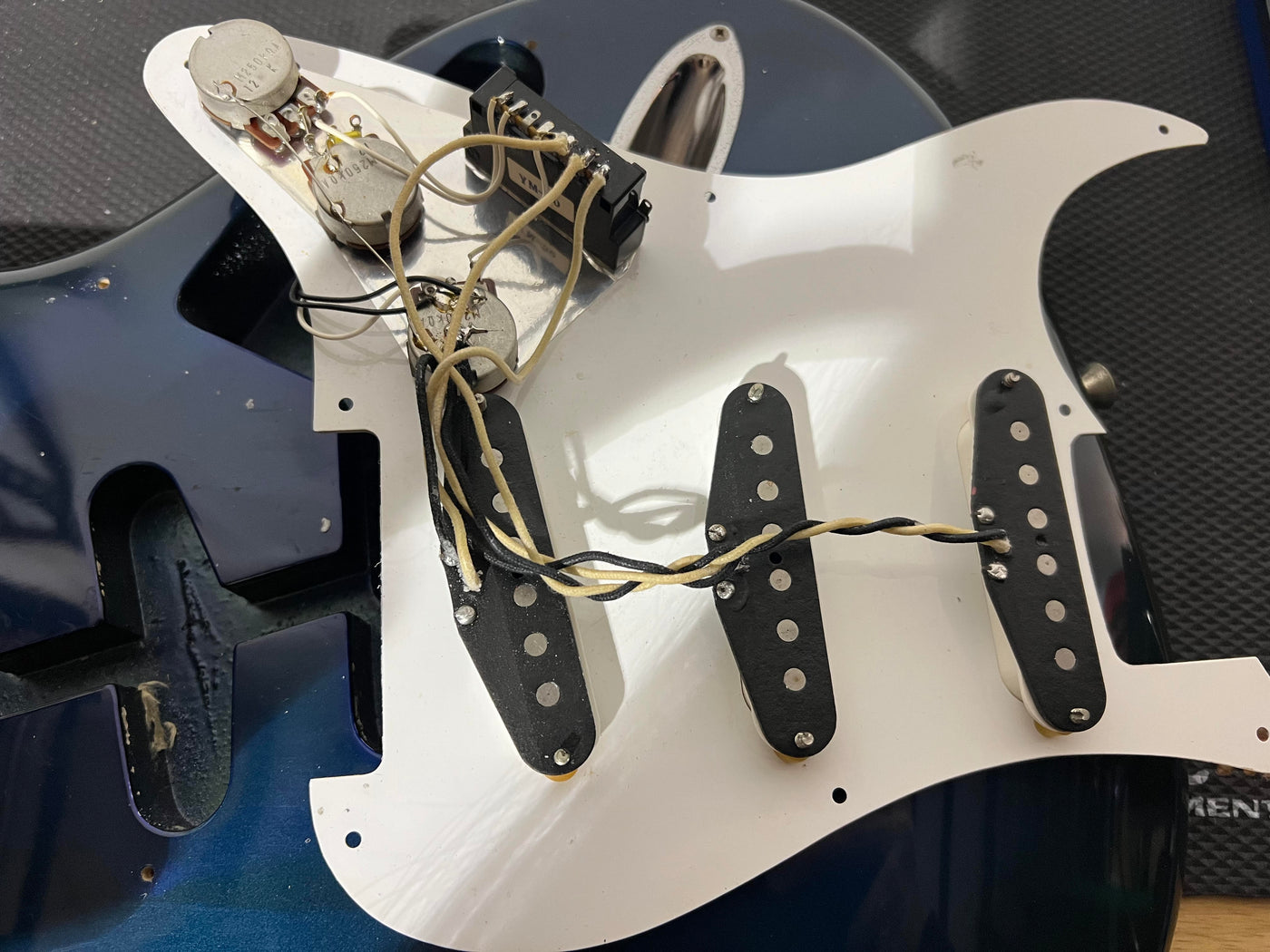 Fender ST-500VM Stratocaster MIJ 1989 Midnight Blue Galaxy w/ Hard Case