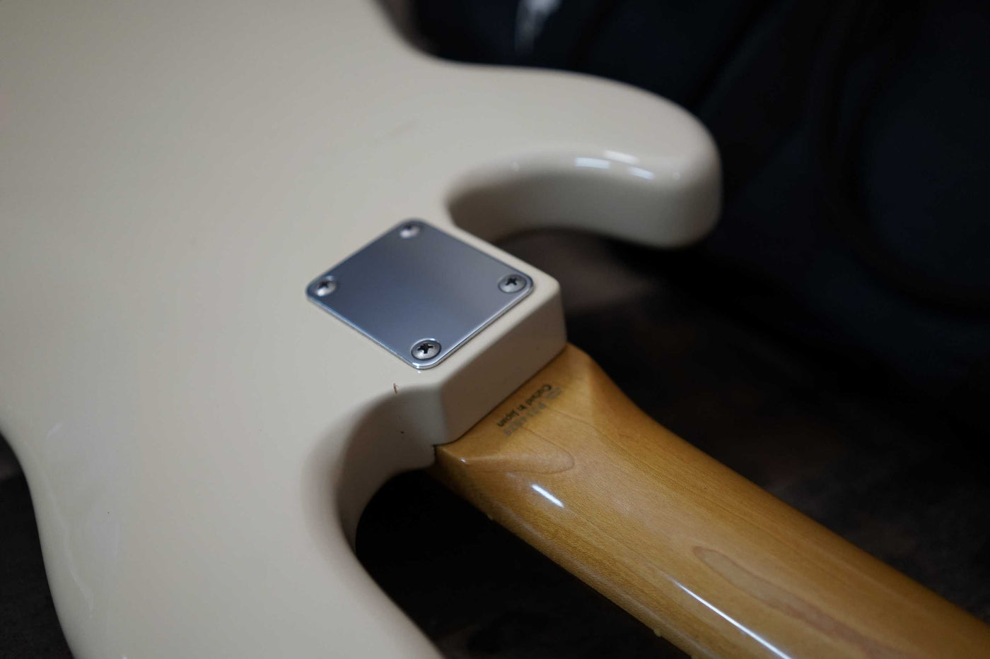 Fender PB-70 Precision P Bass 70s Reissue MIJ 1999 Vintage White CIJ Crafted in Japan Rosewood Board
