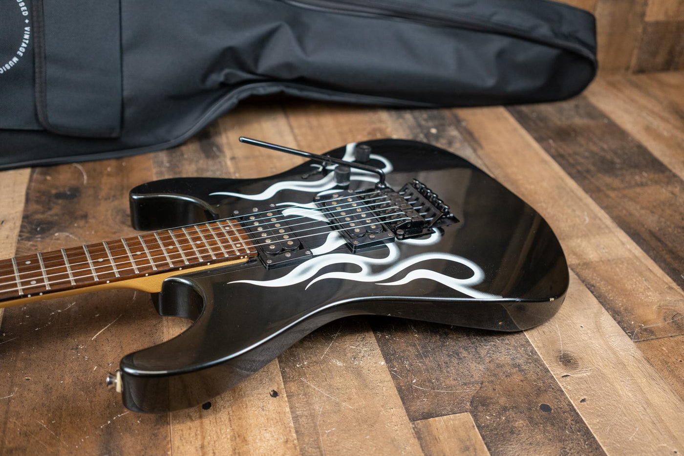 Squier Showmaster HH Ghost Flame Black Metallic / White Flame Locking Tremolo Rare Model